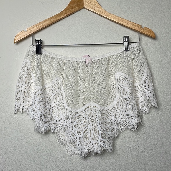 Victoria’s Secret Dream Angels Intimate White Lace Shorts Size M - Picture 6 of 6